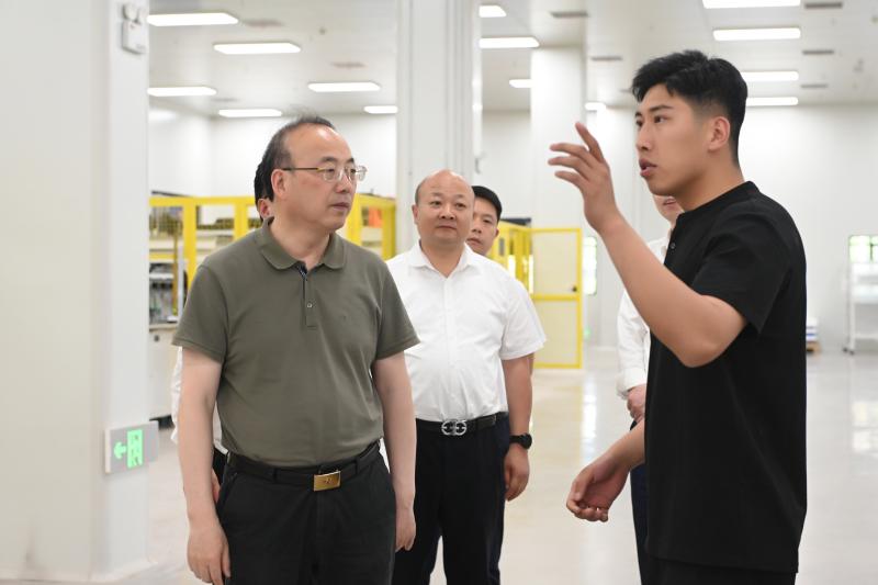张祥安在“四不两直”调研安庆经开区重点项目时强调 以大项目挺起高质量发展“硬脊梁” 为安庆“冲百强”提供坚强支撑