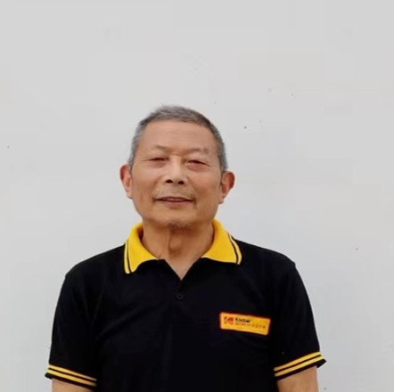储诚校.png